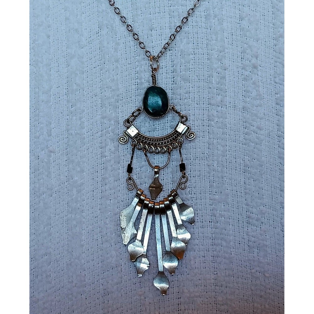 Vintage Artisan Dainty Peruvian Style Silvertone Malachite Necklace 18-21 in